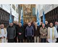Bild: Koller/exb
Die hohen Jubilare der MMC (vorne, von links): Zentralpräses Markus Brunner, Johann Horst (70 Jahre/Kümmersbruck), Franz Horst (70/Fürth), Pfarrer Johann Schinhammer (70/Schwarzenbach a.d.Saale), Josef Braun (65/Amberg), Josef Augsberger (70/Hahnbach), Vizepräses Pater Seraphin und Präfekt Michael Koller, sowie (hinten von links) Georg Horst (60 Kümmersbruck), Christian Götz (50 Vilseck), Erhard Hirmer (70 Amberg), dahinter die Bannerträger (von links) Gerhard Meier, Wolfgang Gerl, Anton Gruber und Thomas Kuhn. 

(Zweite Reihe von links) Georg Horst (60 Kümmersbruck), Christian Götz (50 Vilseck), Erhard Hirmer (70 Amberg), 
dahinter die Bannerträger (von links) Gerhard Meier, Wolfgang Gerl, Anton Gruber und Thomas Kuhn.