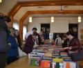 Bild: gi
Das Angebot beim Bücher- und Spielebasar in Moosbach ist groß und wird gut angenommen.