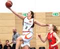 Bild: Büttner, Gerhard
Ihre physischen Vorteile wollen die Neustädter Regio-Basketballerinnen (am Ball Moni Fohringer im Spiel gegen Nördlingen) am Sonntag gegen das junge Team vom Staffelsee nutzen.