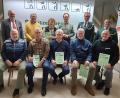 Bild: Schützenverein Frauenreuth/exb
Treue Vereinsmitglieder des Schützenvereins Frauenreuth freuten sich nach den Wünschen von Gauschützenmeister Norbert Lippert und Bürgermeister Oskar Schuster (hinten, von links) über ihre langjährige Vereinszugehörigkeit