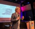 Bild: Karl-Heinz Brandelik/exb
Professor Dr. Stephan Gronwald referiert beim Unternehmerabend in Ursensollen über das Thema „Sicherheit und Gesundheit bei der Arbeit neu denken“.