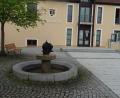 Bild: Houschka
Das in Wolfring stehende Rathaus der Gemeinde Fensterbach ist aus personellen und verwaltungstechnischen Gründen erneut nur begrenzt für Vorsprachen der Bürgerschaft erreichbar.