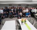 Bild: adj
Zahlreiche Sportlerinnen und Sportler zeichnet Bürgermeister Ernst Schicketanz im Namen der Gemeinde aus.