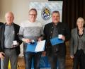 Bild: Hirsch
Ehrung beim Fischereiverband Oberpfalz (von links): Roland Grillmeier, Alfred Beck, Michael Throner, Hans Holler, Gabriele Wittleben und Reiner Wolfrath.