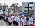 Bild: Stephan Huber
Der gemeinsame Kreuzweg der Amberger Pfarreien zog von St. Georg über die Seminargasse und den Viehmarkt zum Schrannenplatz, wo eine erste Station gebetet wurde.
