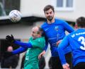 Bild: Schrems
Die Sportfreunde Kondrau gewannen beim SV Pechbrunn mit 2:0. Das Bild zeigt den Pechbrunner Spielertrainer Christian Neumann (links) im Kampf um den Ball mit Dominik Schnurrer.