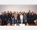 Bild: fvo
Die bisherige und neue Vorstandschaft der Feuerwehr Lennesrieth mit Neuaufnahmen und Geehrten mit Vorsitzenden Christian Weig (Sechster von links) und Kommandanten Michael Stahl (Dritter von links).