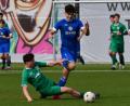 Archivbild: Nachtigall
Moritz Hügel (am Ball, im Spiel gegen Großbardorf) erzielte zwei Treffer beim 7:1-Sieg in Weißenburg.