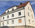 Bild: wro
Das gemeindeeigene Mehrfamilienwohnhaus Marienstraße 36 wird saniert und bekommt auch eine schönere Fassade. Um die bevorstehende Maßnahme stemmen zu können, wurden 400.000 Euro im Gemeinde-Haushalt angesetzt.