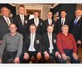 Bild: no
Nach den Wahlen bei der SRK Illschwang: (sitzend, von links): Gerald Habermehl, Hubert Bauer, Wolfgang Eichenseer und Hermann Renner, (stehend, von links) Bertram Gebhard, Uwe Keck, der bisherige Vorsitzende Fritz Falk und sein Nachfolger Heiko Burkhardt, Zweiter Bürgermeister Benjamin Hiltl und Werner Gebhard.