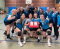 Bild: Harald Kausler
Die Volleyballerinnen des TuS Schnaittenbach steigen in die Bezirksklasse Nord auf. Das Bild zeigt: (hinten von links) Anja Lindner, Hannah Kausler, Sonja Lang, Ida Hanft, Trainer Harald Kausler, Teodora Vislavski, Aleksandra Heinemann, Martina Müller, Manuela Rindfleisch; (vorne von links) Emily Auer, Luisa Schlosser, Verena Bühler und Maleen Kellner. Es fehlt Co-Trainer Wolfgang Büller.