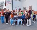 Bild: bsc
Vorfreude bei den Festdamen auf das 120. Gründungsjubiläum des Schützenvereins Frauenreuth und des Turn- und Sportvereins Friedenfels. Mit im Bild die beiden Festdamenbetreuerinnen Erika Heider (links) und Anna Härtl (rechts).