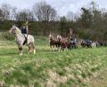 Bild: aub
Fast 40 Pferde, als Einzelreiter oder Gespann, machen sich heuer auf den Weg durch die Nabburg Altstadt durch Wald, Flur und Feld bis hinab zum Brünnl-Kirchlein an der alten Naab.