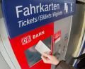 Symbolbild: Armin Weigel
Weil er für zwei Fahrten mit der Bahn keine Tickets gelöst hatte, musste sich ein 35-Jähriger nun vor dem Amtsgericht in Amberg verantworten.