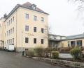 Bild: kek
Mehr als elf Millionen Euro geschätzte Baukosten muss die Stadt Auerbach in den nächsten drei Jahren für den Neubau ihrer Grundschule stemmen.