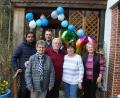 Bild: soj
Pfarrer Pater Anish George (von links), Christa Schiener und Bürgermeister Wolfgang Söllner sowie Helga Bayer (von rechts) und Gerda Kern gratulierten Helmut Beregsasi zum 80. Geburtstag.