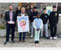 Bild: Stadt Windischeschenbach/exb
Die Stadt lädt die Kinder und Jugendlichen aus dem Kinderheim St. Elisabeth zum Eisessen ein.