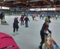 Bild: fz
Exklusiv stand das Eisstadion in Weiden den Kindern des Bechtsriether Fördervereins für eineinhalb Stunden zur Verfügung