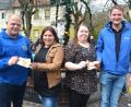 Bild: jr
Burschen-Vorsitzender Alexander Hutterer (rechts) und Stefan Helgert überreichten die Spende an Sarah Forgel (Zweite von links) und Sandra Panitzek.