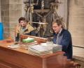 Bild: Männerverein Kastl bei Kemnath/exb
Bei der Orgelbesichtigung erfuhren die Teilnehmer Interessantes zum Kircheninstrument.