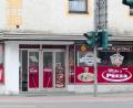 Bild: Gabi Schönberger
In der Bahnhofstraße 29 in Weiden hat am Dienstag "Mike's Pizza" eröffnet. Zuvor hatte es wegen baurechtlicher Auflagen monatelang Verzögerungen gegeben.