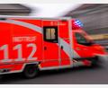 Bild: Monika Skolimowska/dpa
Ein Mensch ist in Neumarkt in der Oberpfalz von einem Zug erfasst worden - die Polizei fahndet nun nach drei männlichen Jugendlichen.