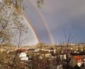 Bild: Tobias Gräf
Wer am Donnerstag gegen 18.40 Uhr vom Friedhofsberg in Sulzbach Richtung Osten blickte, erkannte vor dem Hintergrund des Schlackenberges einen doppelten Regenbogen über dem Loderhof und Rosenberg.