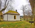 Bild: Portner
Die Kapelle in Charlottenthal (Gemeinde Stadlern) liegt idyllisch am Nurtschweg mit Fernsicht ins Nachbarland .