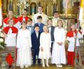 Bild: Sonja Müller
Die Michelfelder Kommunionkinder zusammen mit den Ministranten sowie Pater Ivo Hamburg und Diakon Franz-Josef Reck (hinten, von rechts).