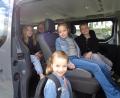 Bild: amö
Probesitzen mit den Fußballkids: Sie sind vom neuen Bus begeistert.
