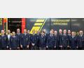 Bild: u
Die Feuerwehr Hirschau ehrt und befördert Feuerwehrleute (von links): Kreisbrandrat Christoph Strobl, Dritter Bürgermeister Hermann Gebhard, Kreisbrandinspektor Michael Iberer, Kommandant Sebastian Jasinsky, Claus Meyer, Michael Pohle, Andre Schlaffer, Zweiter Vorsitzender Thomas Maier, Peter Frey), Patrick Künzel, Marco Schuminetz, Patrick Groher, Alexander Herrmann, Josef Biller, Florian Pawluk, Kreisbrandmeister Marco Weiß, stellvertretender Kommandant Daniel Brearley, und Vorsitzender Michael Schuminetz.