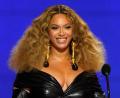Bild: Chris Pizzello/AP/dpa
Sängerin Beyoncé führt als erste schwarze Frau die US-Charts der Country-Alben an.