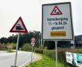Bild: Gabi Schönberger
Der Bahnübergang Latsch bei der Gaststätte "Alpenrose" ist wegen Gleisbauarbeiten ab 11. April nicht passierbar.