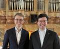 Bild: hbl
Organist Tom Zilbauer (links) und Bariton Raphael Ernst (rechts) geben am Sonntag in Luhe ein Konzert zugunsten des HPZ Irchenrieth.