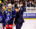 Bild: Werner Moller
Sebastian Buchwieser (rechts) erläuterte in der neuen Folge des Podcasts "Powerplay", wie er die Blue Devils Weiden auf das Play-off-Finale gegen die Hannover Scorpions vorbereitet.