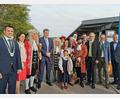 Bild: Portner
Der bayerische Ministerpräsident Markus Söder (Vierter von links) wird in Oberviechtach von der Doktor-Eisenbarth-Festspielgruppe, dem Bürgermeister und den regionalen CSU-Abgeordneten begrüßt.