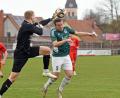 Archivbild: Gebert
Für den SV Mitterteich reichte es am Samstag bei Schlusslicht VfR Katschenreuth nur zu einem 2:2. Das Bild zeigt Johannes Jähring (grünes Trikot) in der Partie gegen den SV Buckenhofen (2:0).