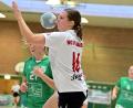 Archivbild: Hubert Ziegler
Stefanie Forster beim Torwurf: Die Handballerinnen des HC Sulzbach zeigten auch in Wendelstein eine starke Leistung..