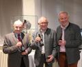 Bild: Robert Sladky/exb
Die drei Festredner Hans Seemann, Benno Krottenthaler und Udo Dönch (von links) stießen auf den Erfolg der Sonderausstellung an.
