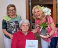 Bild: e
Seit 45 Jahren ist Sieglinde Schärtl (Mitte) Mitglied der Frauen-Union. Vorsitzende Elisabeth Kraus und ihre Stellvertreterin Monika Epp gratulieren.