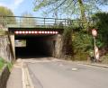 Bild: mfh
Die Durchfahrt unter der Eisenbahn in Neukirchen soll höher und breiter werden und einen abgesicherten Durchgang für Fußgänger erhalten.