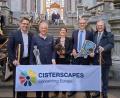 Bild: Ikom Stiftland/exb
Die Delegation aus dem Landkreis Tirschenreuth im zentralen Bahnhof von Antwerpen: von links Europaabgeordneter Christian Doleschal, Landrat Roland Grillmeier, Projektmanagerin Martina Zanner, Bürgermeister Bernd Sommer und Projektkoordinator Harald Hertel.