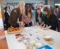 Bild: wel
Für Lucia Ebnet und Mia Friedrich (Vierte und Fünfte von links) steht schon fest: Sie wollen Bäckerinnen werden.