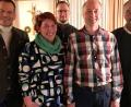 Bild: Johannes Weig
Georg Bocka (Zweiter von rechts) tritt in zwei Jahren bei der Kommunalwahl als Bürgermeisterkandidat der CSU in Waldthurn an. Mit im Bild Ehefrau Birgit Bocka, Georg Stahl (Mitte), Albert Rupprecht und Bürgermeister Josef Beimler.