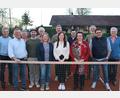 Bild: mrr
Der TC Rieden ehrt langjährige Mitglieder. Zweiter Bürgermeister Josef Weinfurtner (links), TC-Spartenleiter Werner Lang (Dritter von rechts) und Heimatvereins-Vertreter Albert Kräuter (rechts) gratulieren.
