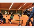 Bild: Friedrich Wölfl/exb
Immer wieder interessieren sich Medien für die „RuF“-Gruppe in der Tennis-Abteilung des SV Mitterteich. Hier im Bild Leiterin Doris Scharnagl-Lindinger (links) bei einem Interview mit dem Regionalsender OTV.