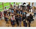 Bild: dob
Die Schüler-Big-Band der Realschule Vohenstrauß sorgt beim Tag der offenen Tür für Stimmung.