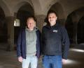 Bild: kaz
Marcel Fehre und Christopher Szeri (von links) organisieren in den alten Stallungen auf Schloss Wolframshof eine Musikveranstaltung mit elektronischer Musik und acht DJs.