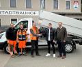 Bild: Marko Pammer/exb
Die Mitarbeiter des Bauhofs Nabburg können jetzt auf einen neuen Pritschenwagen zurückgreifen.