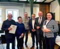 Bild: Stadt Marktredwitz/exb
Ehrungen und Verabschiedungen: Im Bild von links Hubert Weigert, Lydia Gugenheimer, Klaus Steinert, Markus Brand, Oliver Weigel, Maria-Magdalena Stöckert.